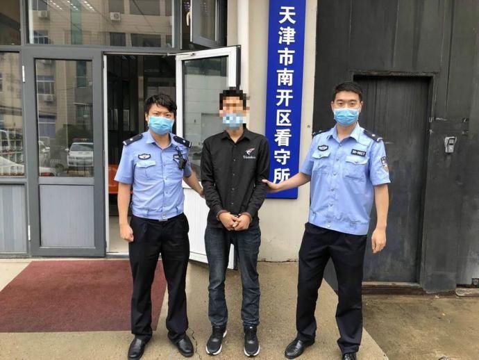 民警|商场内的“熟客”
