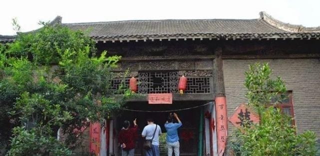  钉子户|中国“最强”钉子户，房主身份大有来头，开发商进门后直言拆不起