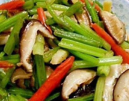  芹菜|美食推荐：家常溜肉片、紫金酱焗排骨、黑椒牛柳、芹菜炒香菇