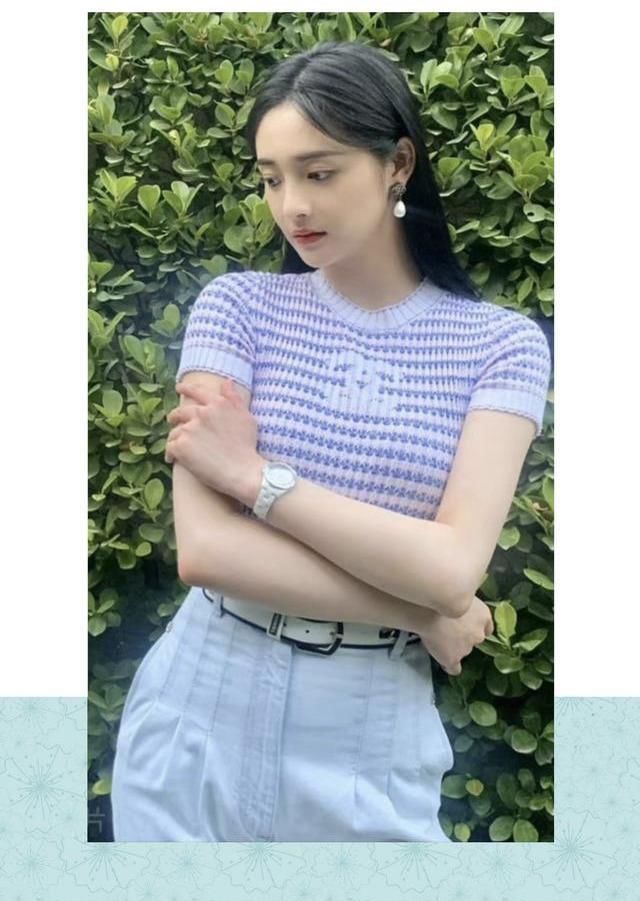  小心|简约不简单，瞧时尚博主的“基础条纹装”穿搭，处处透着小心机