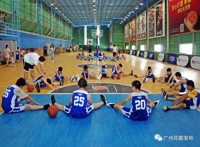 名将|【聚焦】篮球名将李楠现身花都,体育名片越擦越亮!