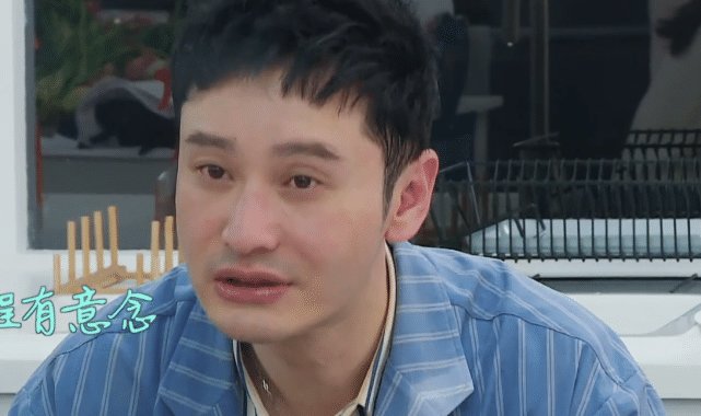  惨不忍睹|中餐厅有多偏心? 吃饭时赵丽颖每个镜头都很美, 李浩菲却惨不忍睹