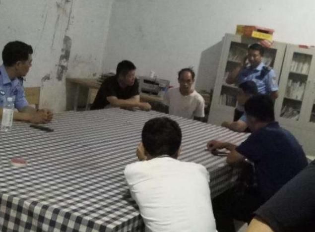 嫌疑人|送达文书时被袭,原阳法院工作人员被砸伤,嫌疑人潜逃一天后自首,