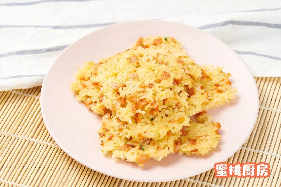  分钟|剩饭还在做炒饭试试这个，5分钟搞定营养早餐