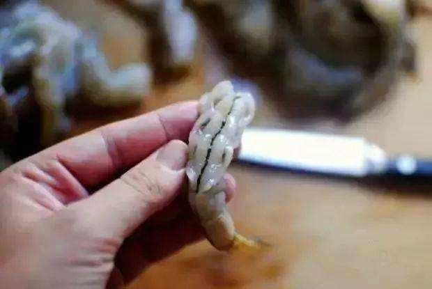  虾线|关于虾线的3个“疑问”，精华是屎？能不能吃？怎么剔除？
