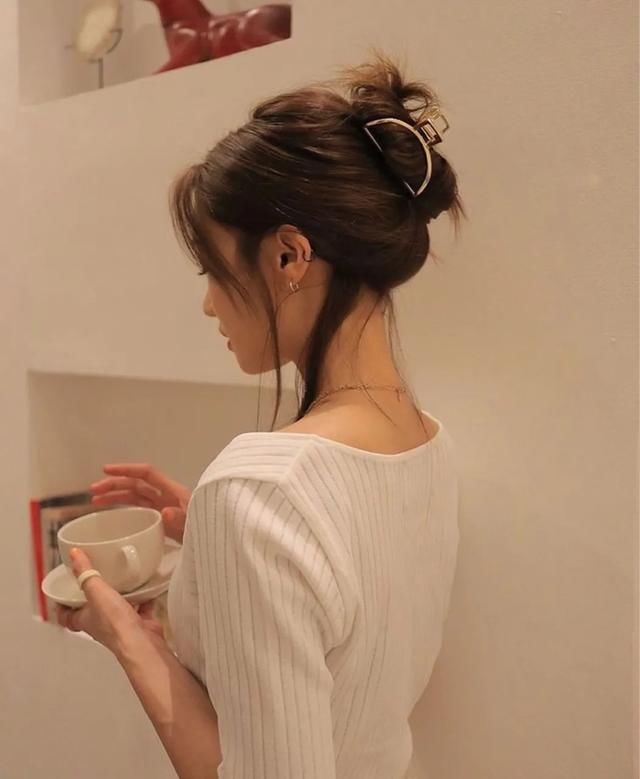  高马尾|美丽无死角的女孩，都把发型换成了这些样子