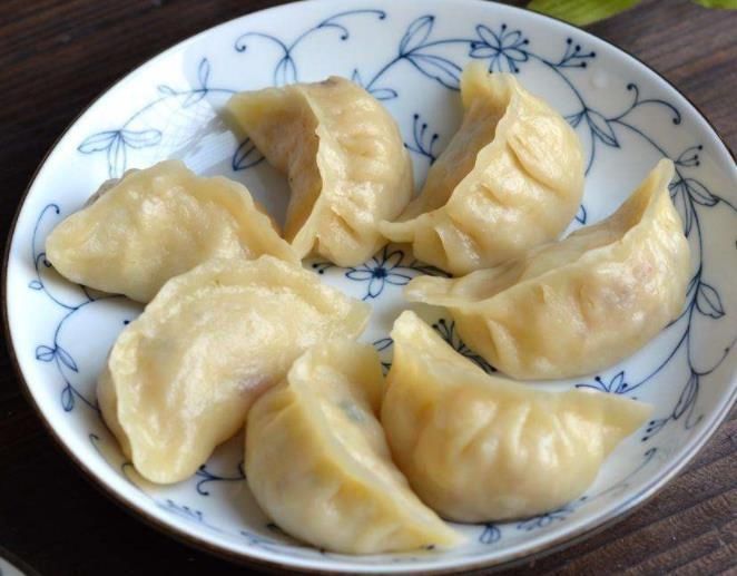 流汁|天热包子就得这做法，不发酵不饧面，皮薄馅香，咬一口满嘴流汁
