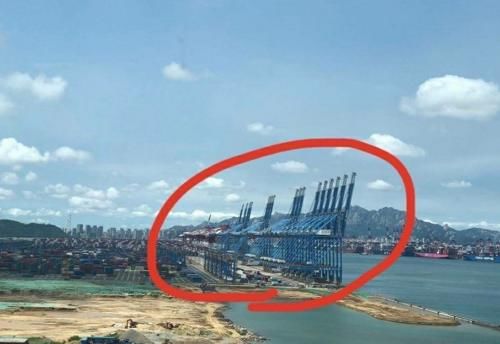  节目|蔡徐坤又被曝路透，两大男神同场他最耀眼！一看拍摄实情：站姐太拼了