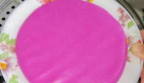 龙果面团|火龙果别再直接吃，学会此做法，软糯香甜，孩子一顿2个不够