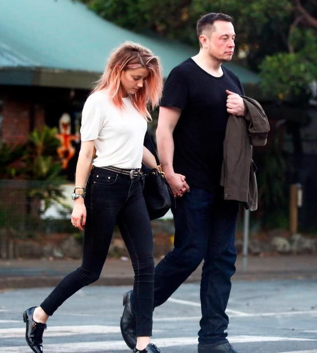  厕所|德普与前妻再战法庭！自曝曾被打到躲厕所过夜，女方还在床上大便