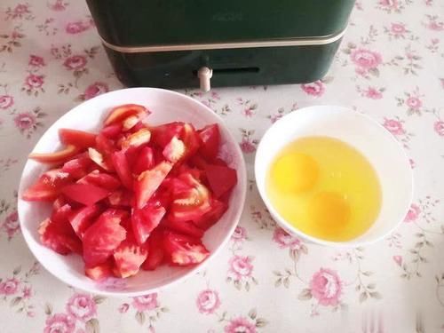 诱人|它有着诱人的颜色,有着酸甜的味道,做法简单开胃,米饭的好搭档