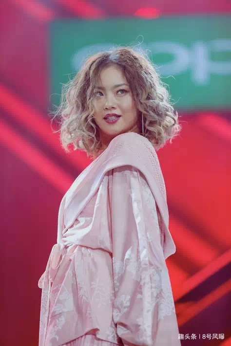  境遇|出道2年境遇天差地别，她们撕开娱乐圈残酷真相