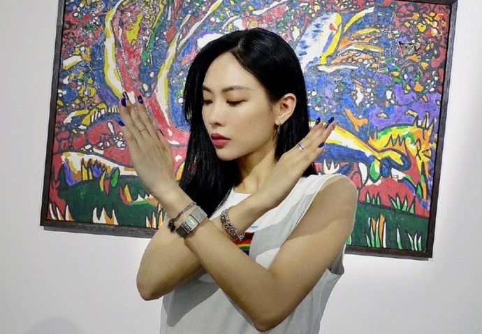  不错|王霏霏一直是成团人选，观众喜爱度也很不错，为何最后没能成团