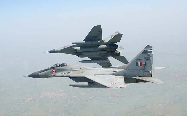  印度|印度也开始绝望了：空军靠不住，把海军硬搬到陆地作战