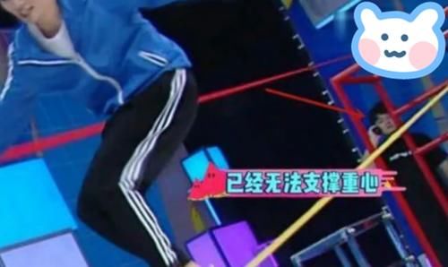  舞台|难怪《快本》不再捧小方，在舞台上偷偷做这种事，何炅也无能为力