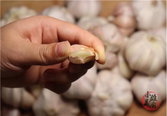  方法|原来剥大蒜这么简单，只要1个啤酒盖，快速去皮又不脏手，真实用