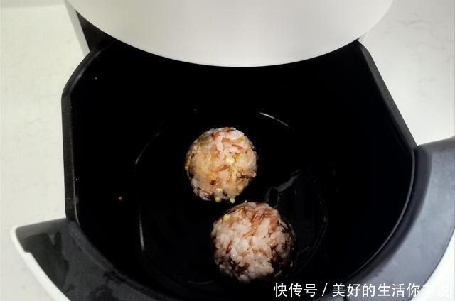 做法|我家今天的早餐,又香又好吃,挺简单的,网友这做法第1次见