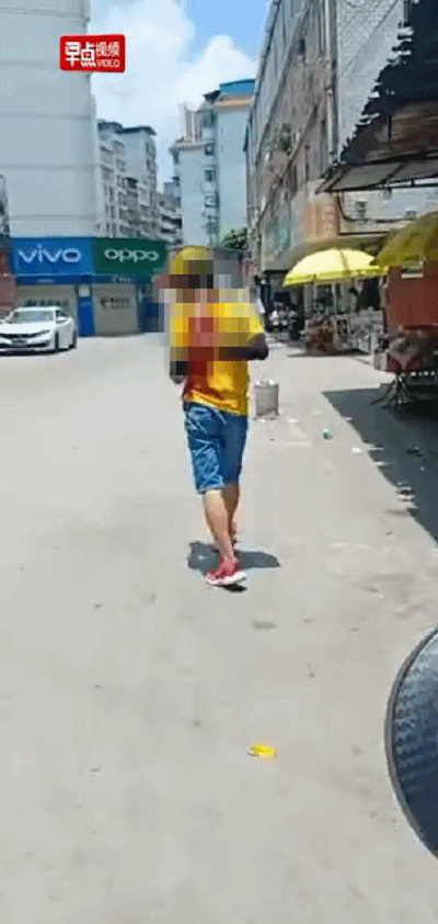  当街|突发！南宁一男子当街持刀挥砍外卖小哥，警方已介入调查