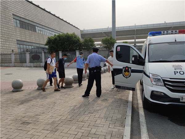  结伴|插翅难逃！2名惯偷“结伴”落网