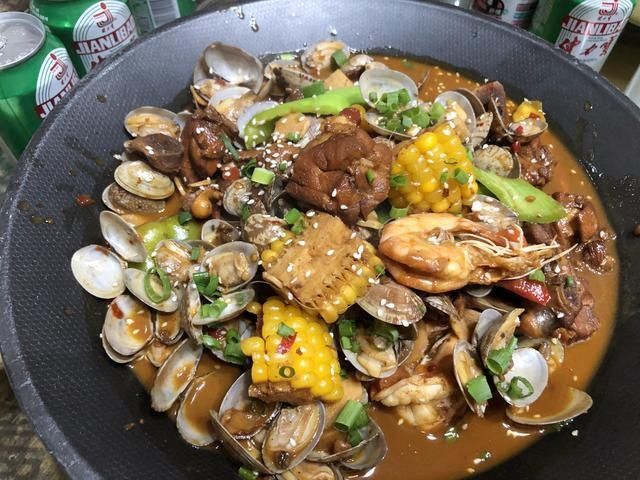 豪迈|国庆假期请同学吃饭,6菜1汤吃撑了,同学:北方菜都这么豪迈吗