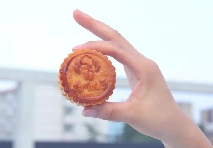 月饼|发月饼啦,快来尝尝高校里的中秋味道
