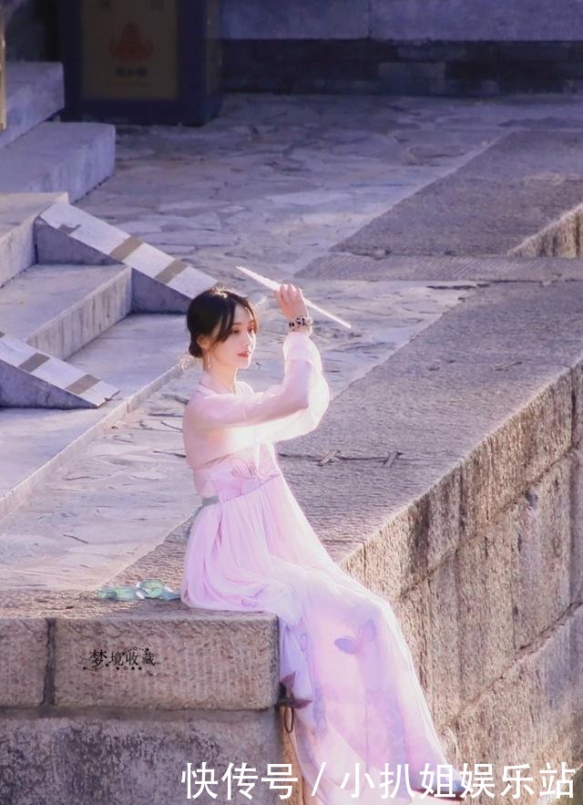 黑色|郑爽最新港风造型大片曝光,穿黑色波点长裙还原八十年代港式美女