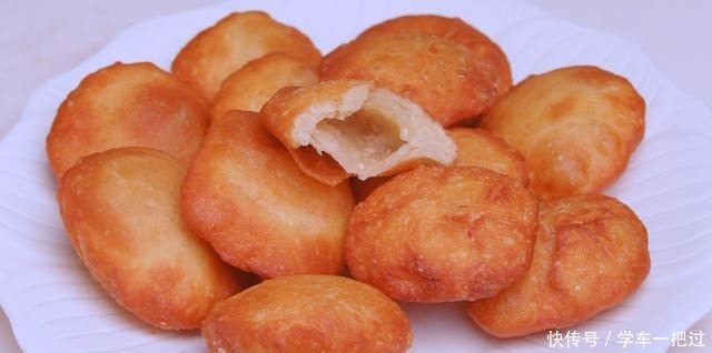 吃炸|想吃炸糖糕不用买,自己在家就能做,外酥里软不流糖,简单又好吃