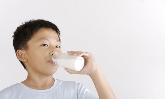  营养|喝牛奶要注意这4点，不然营养就浪费啦！