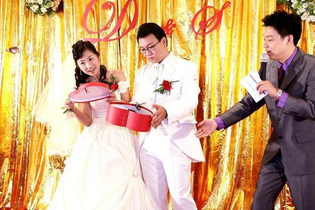 适度|盘点各类奇葩婚礼，热闹背后存隐患，婚礼正确打开方式是适度而为
