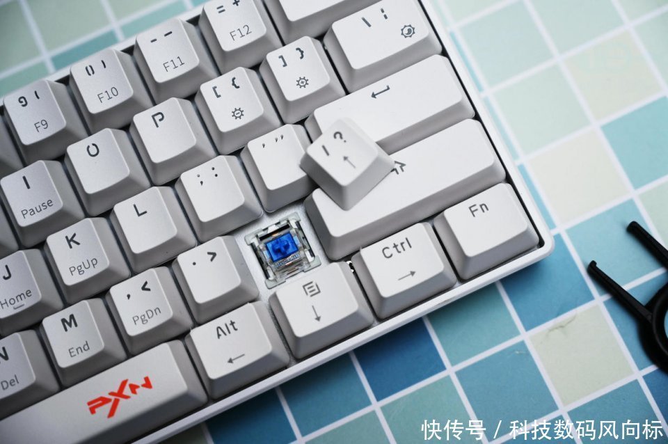 游戏|畅玩三端游戏,吃鸡快人一步,莱仕达K30游戏机械键盘体验