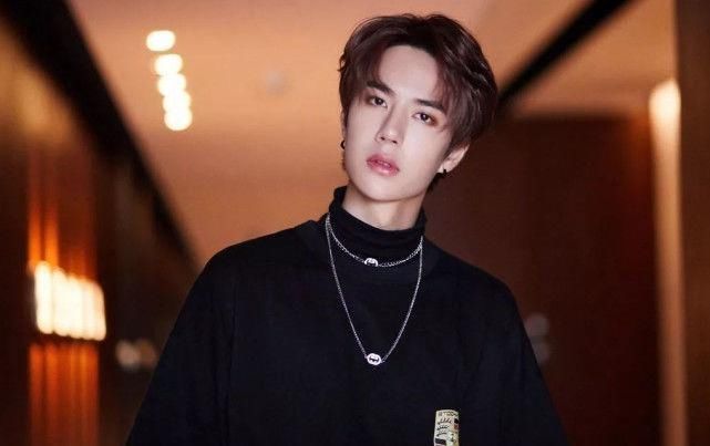  王一博|画风实在搞笑！王一博《街舞3》被撩面无表情，弹幕让人忍俊不禁