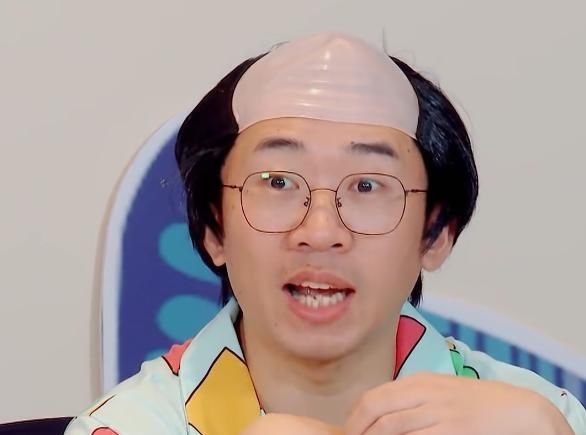  秃头|同样是秃头假发，贾玲杨迪看不下去，看到郑爽，原谅我想多看几眼