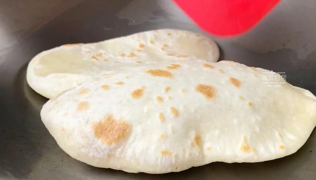  植物油|几个土豆，一碗面粉，成本不到5元，轻松搞定比肉夹馍还好吃