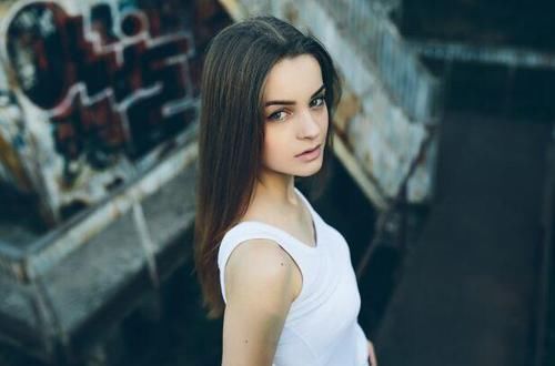  希望|有些人，不值得等；有些情，不值得守