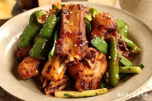  排骨|好吃到舔盘的家常饭菜，麻辣鲜香，太好吃了，上桌分分钟光盘！