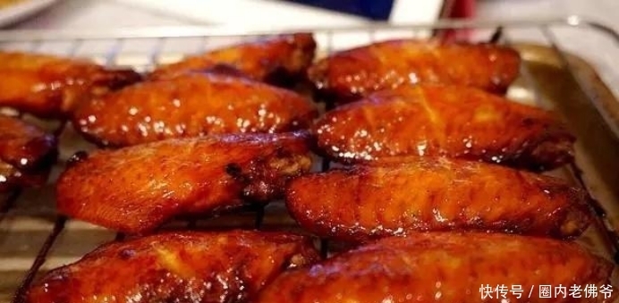 鲜艳|家常菜有好几道美味的菜,颜色鲜艳,让人胃口大开,尤其是晚餐