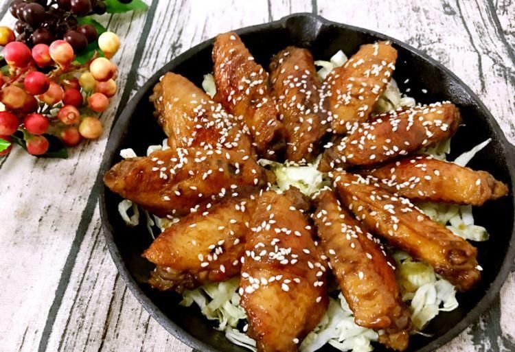  厨师|做可乐鸡翅时，先焯水还是先腌制？很多人搞错了，难怪鸡翅腥味重