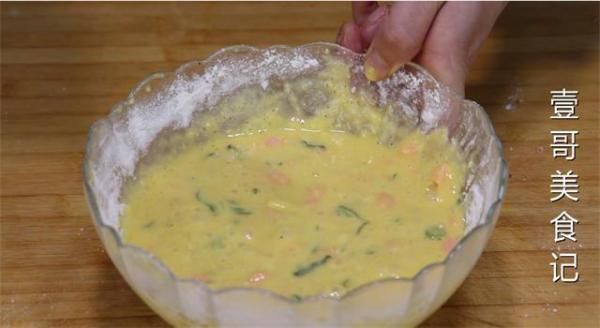  上桌|一把豆角，3个鸡蛋，学会这样做，比吃肉还香，每次上桌就扫光