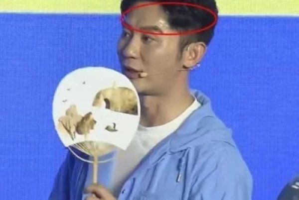  杨颖|跑男发布会现场没空调，嘉宾暴汗衣服湿透，杨颖的颜值真实了