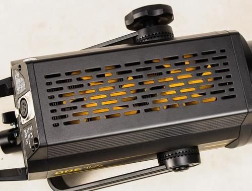  拍摄|神牛VL300，一款专业视频拍摄常亮补光灯