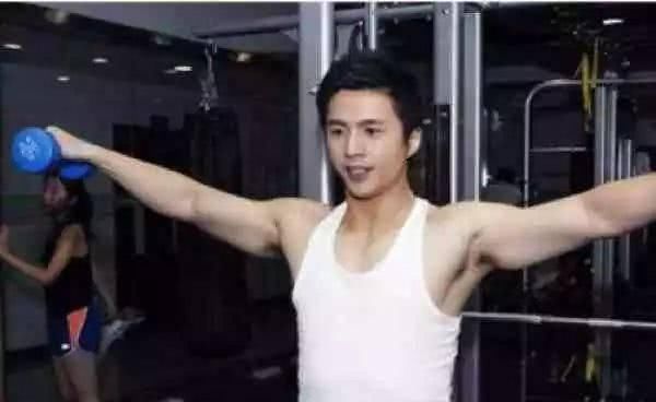  身陷|他智商140，31岁成北大教授，如今身陷出轨疑云跌“神坛”