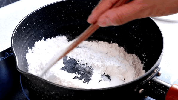  简单|广式甜点“芒果糯米糍”，比雪媚娘制作简单，奶香浓郁，软糯拉丝