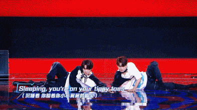  和郭敬明|没话题？认真做节目的《少年之名》把LOVE&PEACE打在公屏上