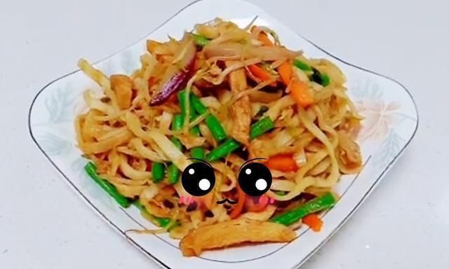  低热量|北方的炒饼火了，这种吃法，荤素搭配低热量，经得起岁月的流逝