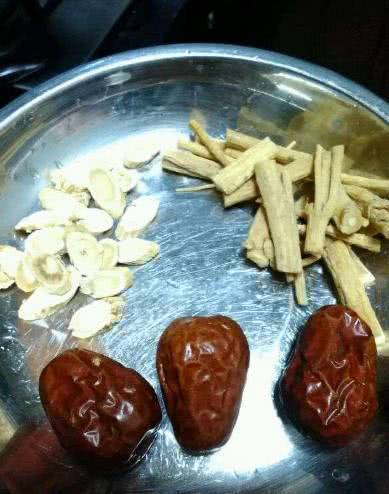 白无|手把手教你“炖羊肉”最简单的办法，牢记2样食材，鲜奶白无膻味