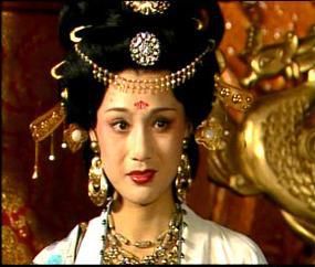 女强人|中国历史上三个女强人都关爱娘家人，慈禧的做法却与其他两位不同！