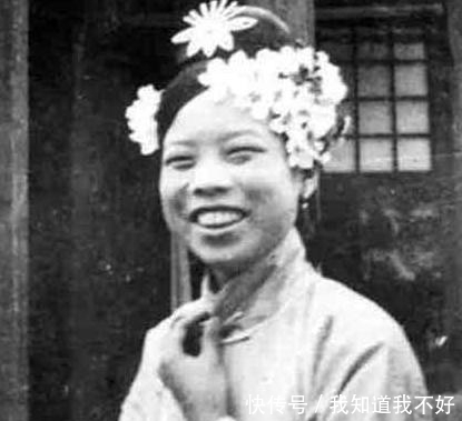 丈夫|她与丈夫登报离婚，后嫁仓库保管员，临终前，丈夫才知她真实身份