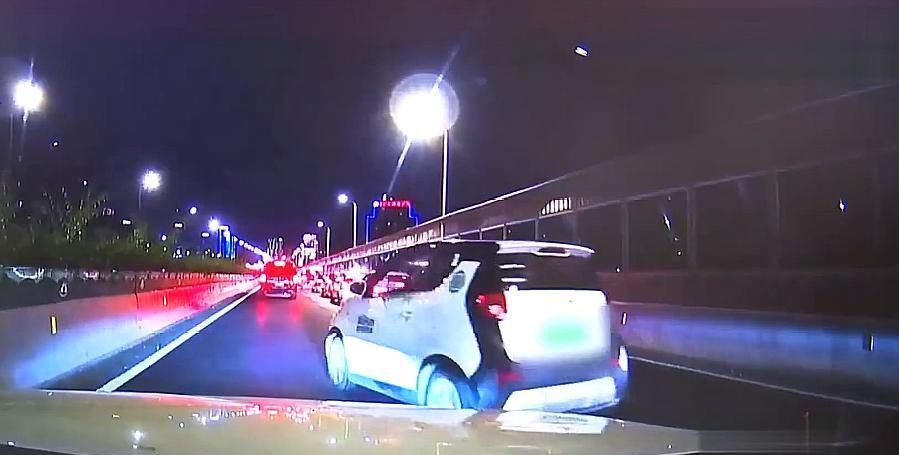  交通事故|共享汽车追尾宝马，驾驶员肇事逃逸，公司的回答让宝马车主懵了