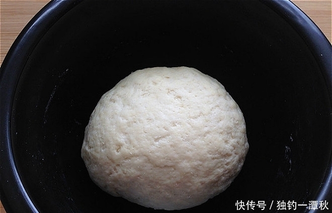 奶香|教你做奶香小馒头,不加一滴油和水,一个平底锅就搞定