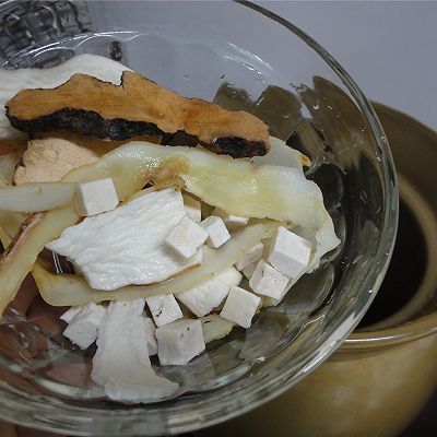  鱼骨|土茯苓鱼骨祛湿汤